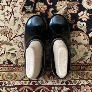 Like new black patent Sanita Sabel professional clog 38